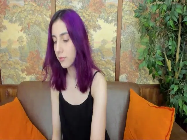 Live sex webcam photo for SarahBanks #264932306
