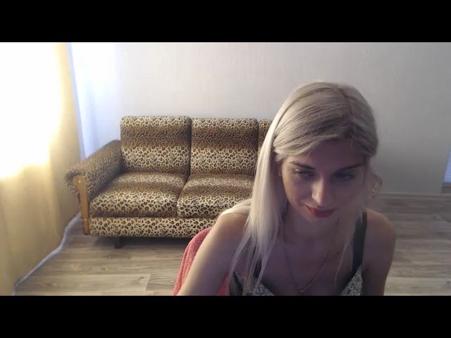 Live sex webcam photo for SexyBeatriice #258501544