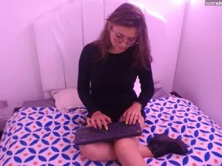 Live sex webcam photo for Diamond-Valer #240583343
