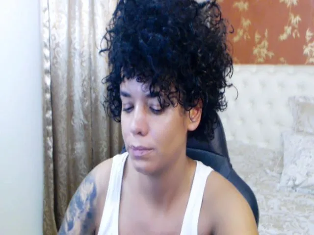 Live sex webcam photo for LaraAnne_ #265611710