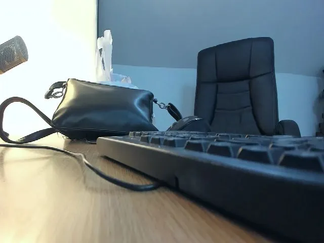 Live sex webcam photo for LizzieBrie #255554817