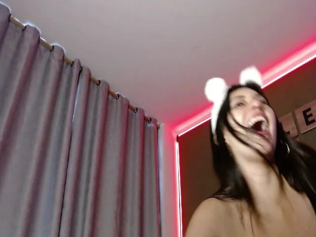 Live sex webcam photo for ScarletDsire #253449234
