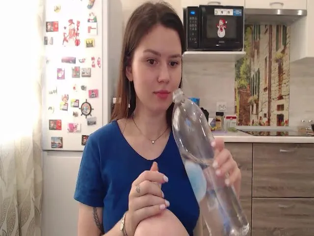 Live sex webcam photo for WonderXGirlXX #259375297