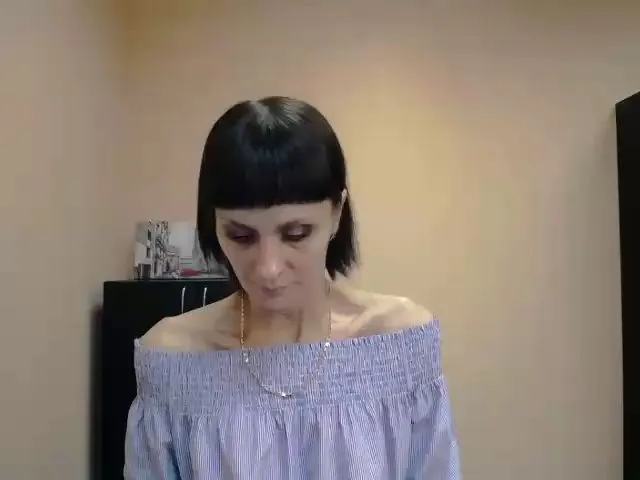 Live sex webcam photo for Abigail_i #262258519