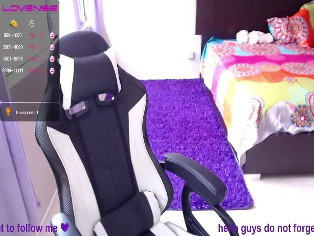 Live sex webcam photo for Miaparkers #252892586