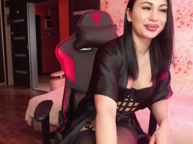 Live sex webcam photo for VikiKiss #241168964