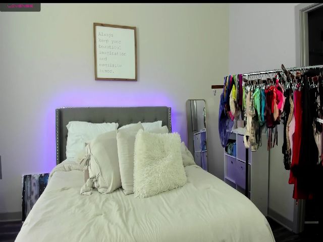 Live sex webcam photo for EllaCakes #265029403