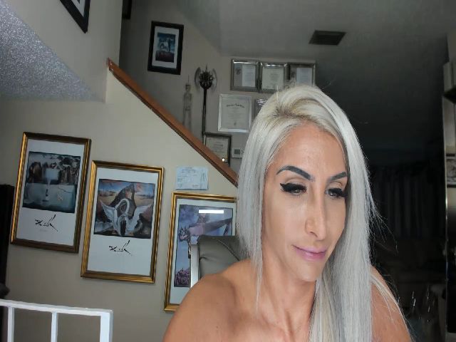 Live sex webcam photo for ADRIANA_FOX #254343001