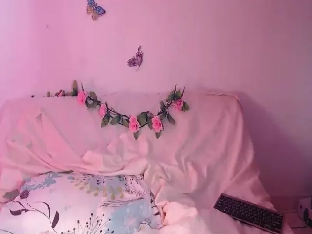 Live sex webcam photo for Perlamoon #263896654