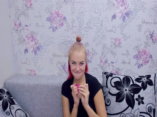 Live sex webcam photo for StephanieSea #264912883