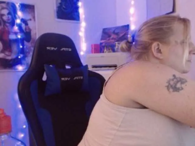 Live sex webcam photo for DrachenLady39 #241223590