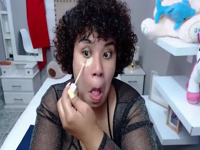 Live sex webcam photo for Emacollins #260422144