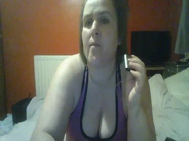 Live sex webcam photo for YUMMYMUMMY39 #254267901