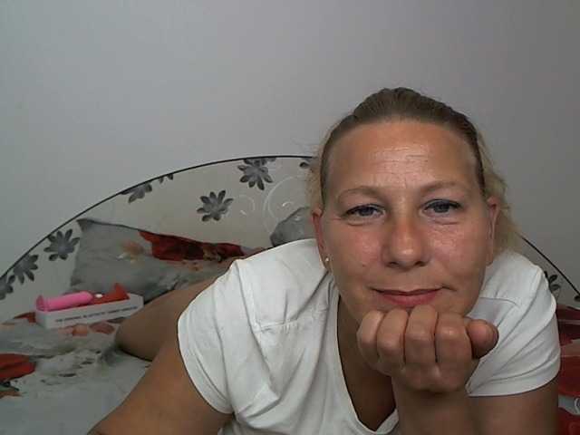 Live sex webcam photo for imola80 #259623683