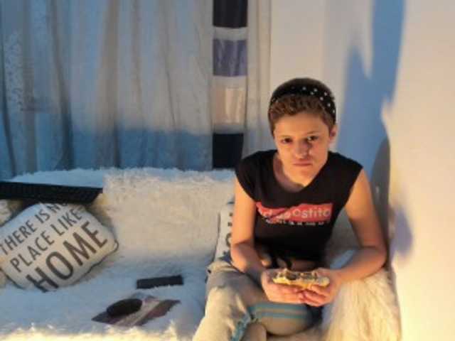 Live sex webcam photo for EllaRose29 #241056980