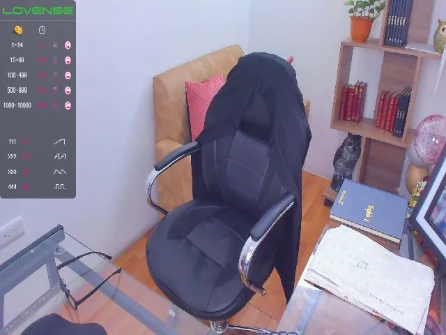 Live sex webcam photo for Kimberly_hot2 #260162599