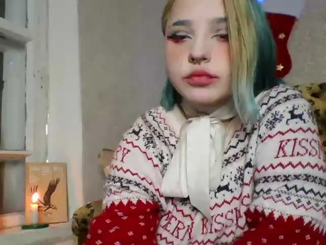 Live sex webcam photo for LittleDelora #240895613