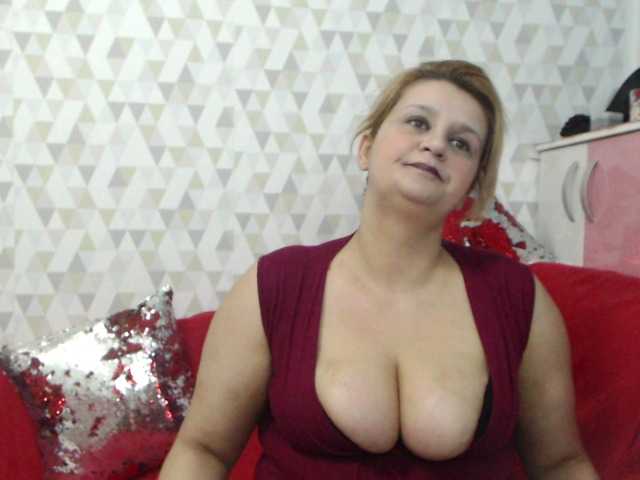 Live sex webcam photo for RoseBBW #241234886