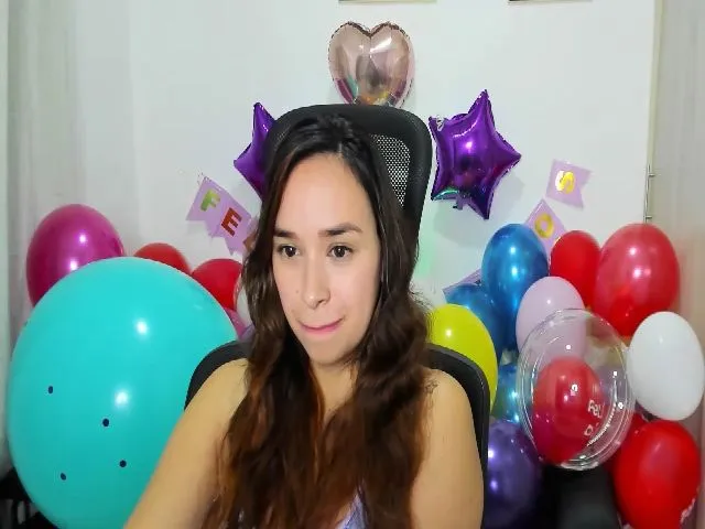 Live sex webcam photo for PaulinaSoler #262382895