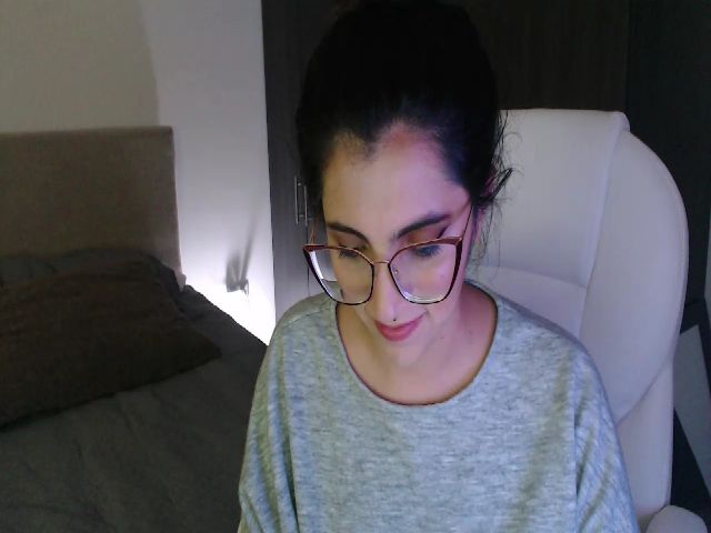 Live sex webcam photo for Amelie_moon_ #260327198