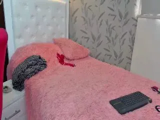 Live sex webcam photo for Katie_teen #251883680