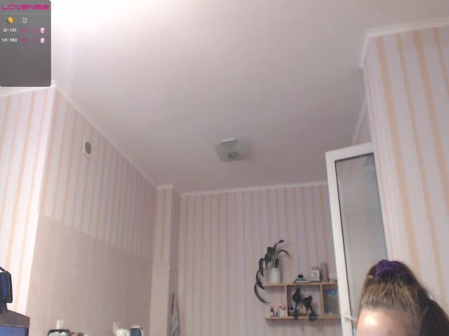 Live sex webcam photo for DinaGreen #255356652
