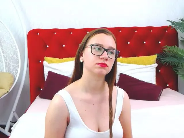 Live sex webcam photo for FreyaMonroe #256741882