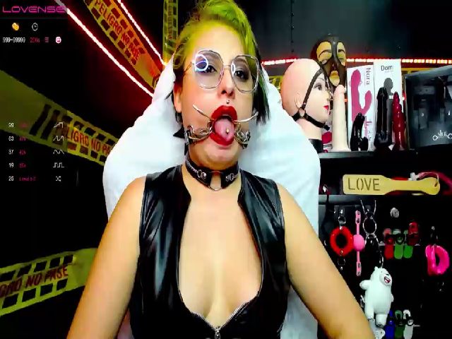 Live sex webcam photo for Rubi_slave #256770140