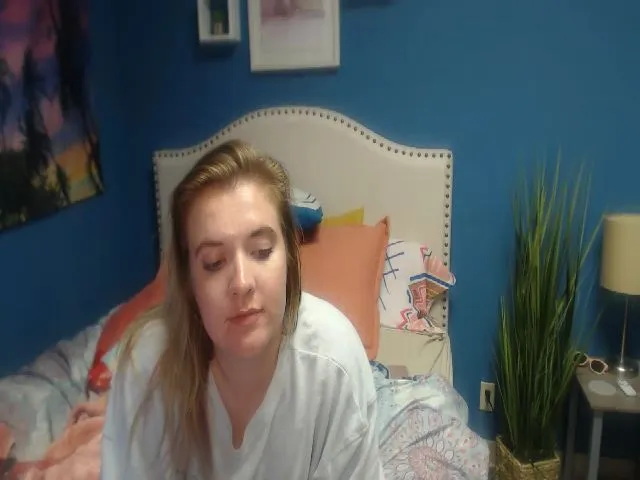 Live sex webcam photo for SnowWhiteXxxx #257438716