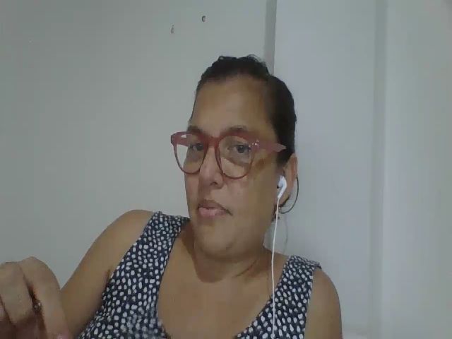 Live sex webcam photo for SweetLola01 #255549034