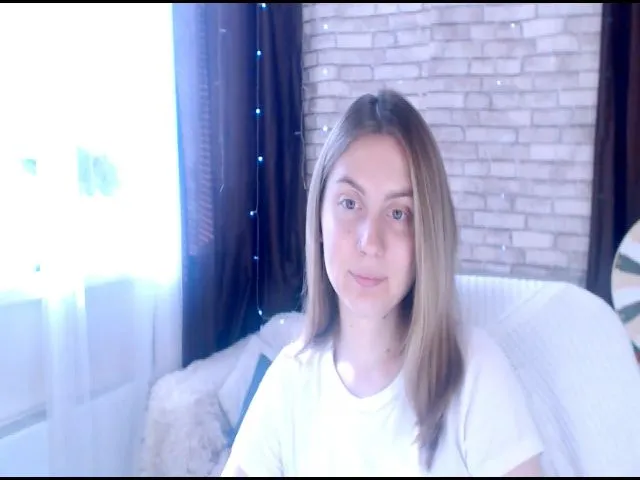 Live sex webcam photo for CumMeaRiver #264054400