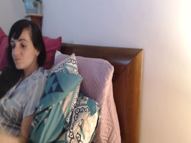 Live sex webcam photo for isabellazee2 #254347790