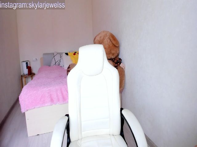 Live sex webcam photo for Sky_Jewels #265482567