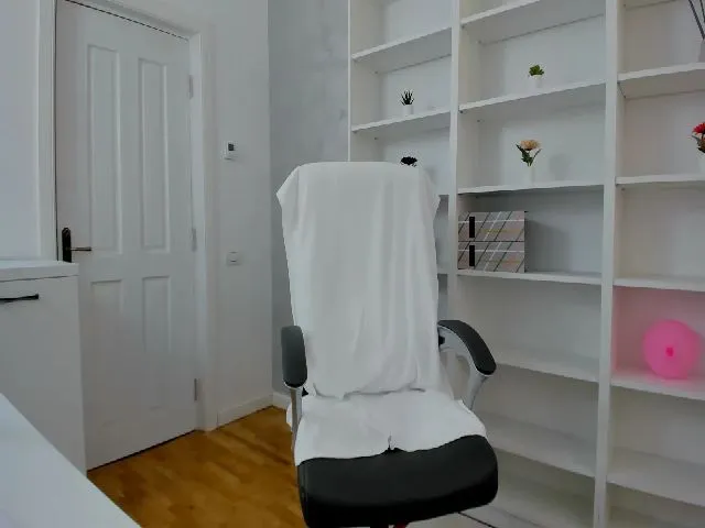 Live sex webcam photo for VanessaCroft #256802284