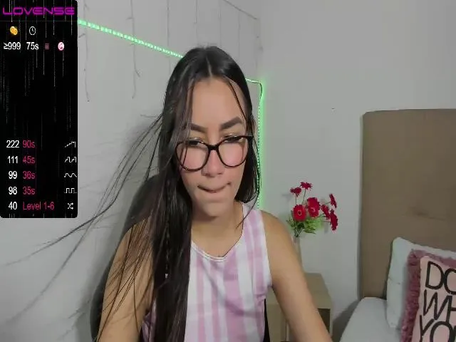 Live sex webcam photo for Nicol_sofia_ #260253400