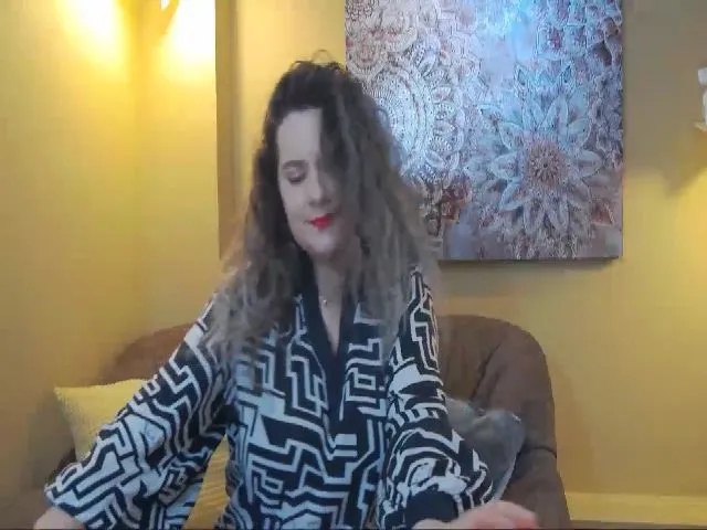 Live sex webcam photo for CurlyVibe #253569391