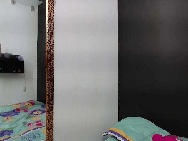 Live sex webcam photo for Louisk #264962627