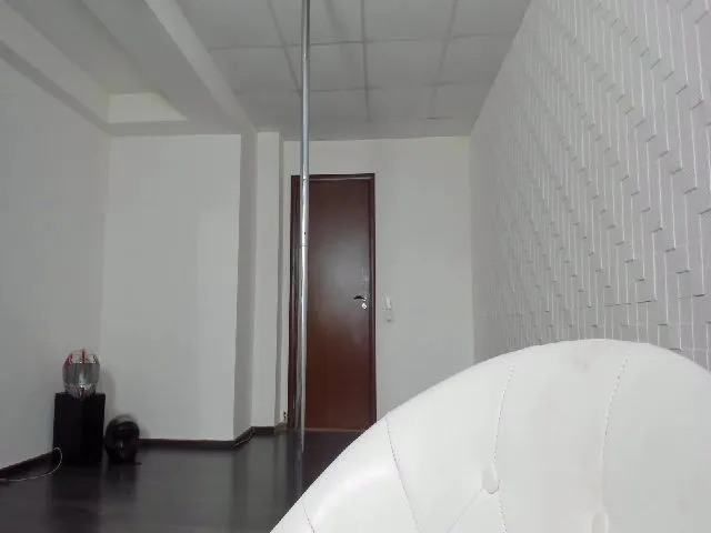 Live sex webcam photo for AkiraLisa #259905036