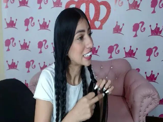 Live sex webcam photo for Naughtty_Doll #253804949