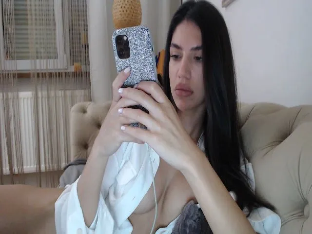 Live sex webcam photo for SashaLopez #256061147