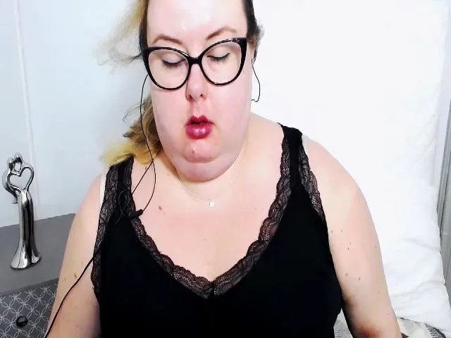 Live sex webcam photo for HornyBonnie #253345787