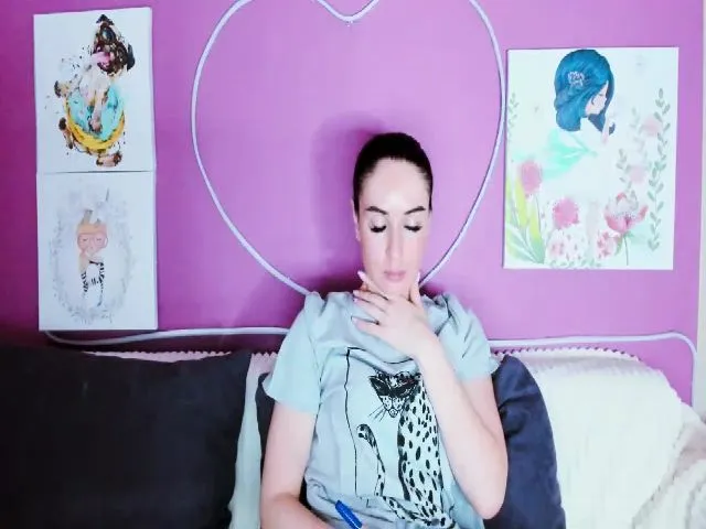 Live sex webcam photo for Lilly_Shine #257381346