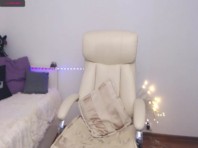 Live sex webcam photo for Katexlove23 #258002972