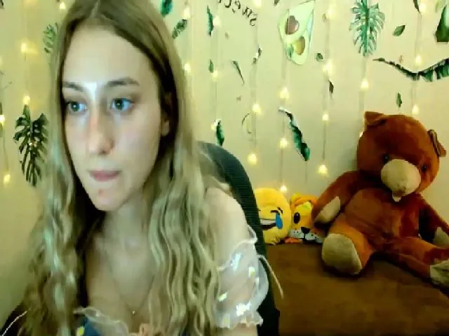 Live sex webcam photo for LinaRum__ #264819194