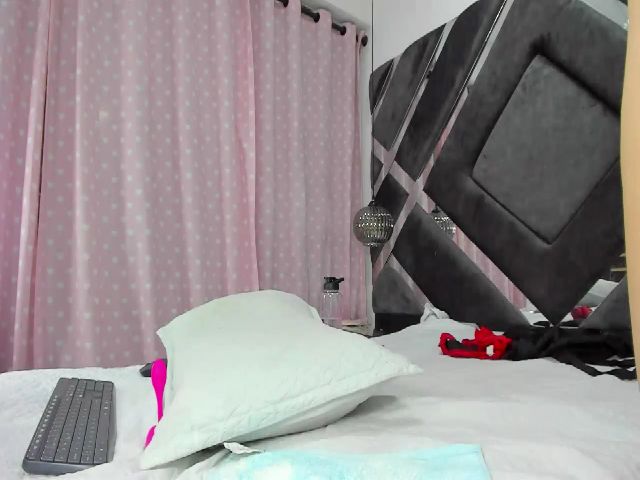 Live sex webcam photo for Violeta_aroca #287856543