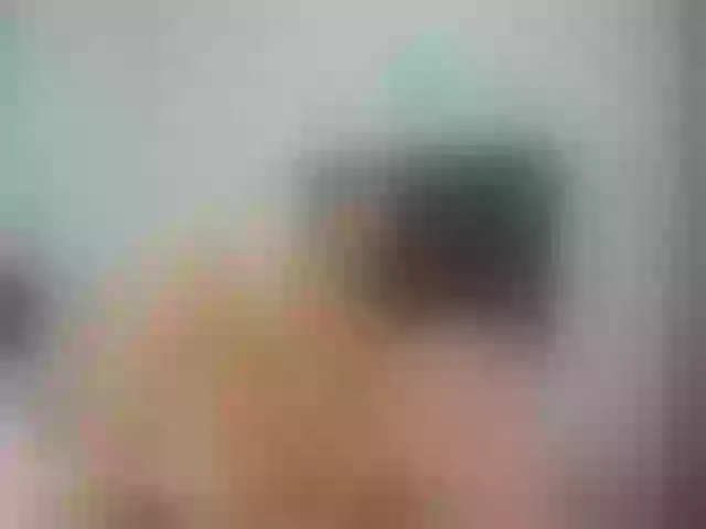 Live sex webcam photo for LittleRed2u #254310189