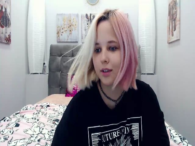 Live sex webcam photo for Helokit #255603751