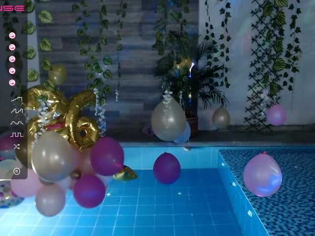 Live sex webcam photo for sweetfer #247475369