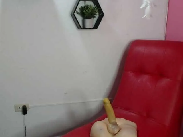 Live sex webcam photo for cristalb1 #241050839