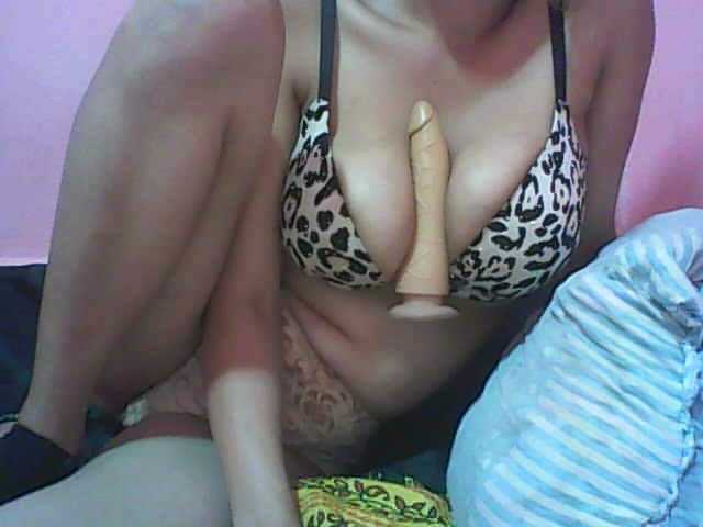 Live sex webcam photo for biglove10 #248216690
